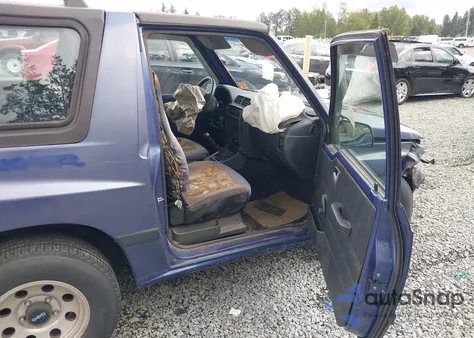 1996 Geo Tracker from USA, damaged, VIN 2CNBJ1862T6954339
